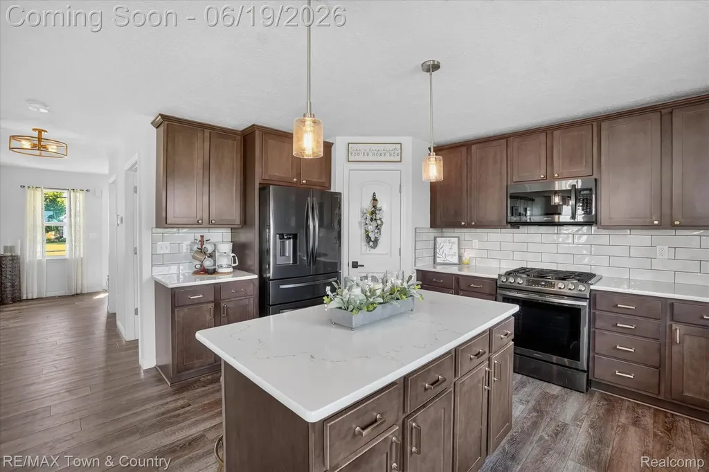 13148 River Rock Pass Fenton Charter Township MI 48451