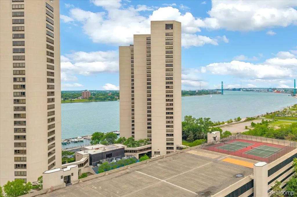 1001 W Jefferson Avenue Detroit City MI 48226