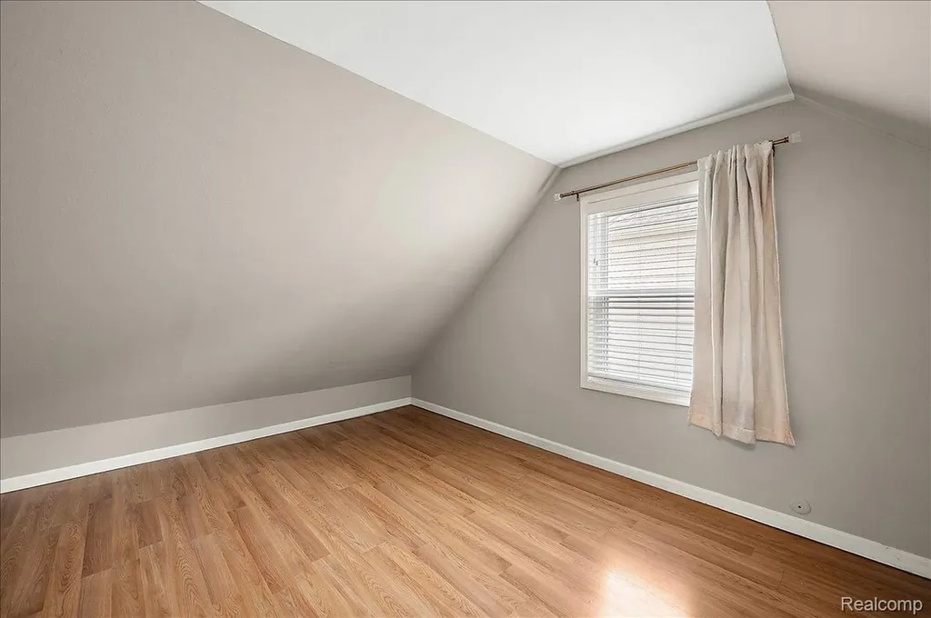 1186 Larkmoor Boulevard Berkley City MI 48072
