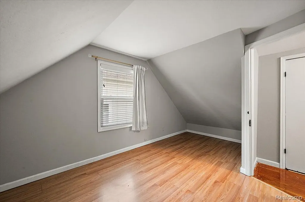 1186 Larkmoor Boulevard Berkley City MI 48072