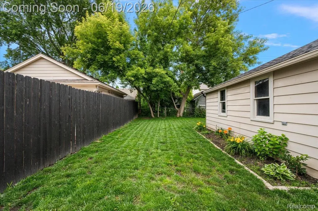 1186 Larkmoor Boulevard Berkley City MI 48072