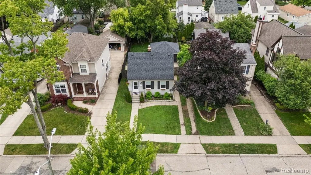 1186 Larkmoor Boulevard Berkley City MI 48072