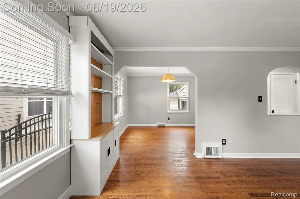 1186 Larkmoor Boulevard Berkley City MI 48072