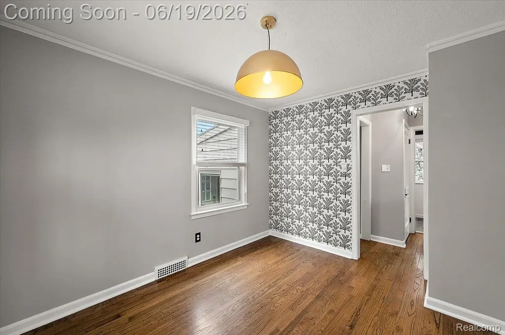 1186 Larkmoor Boulevard Berkley City MI 48072