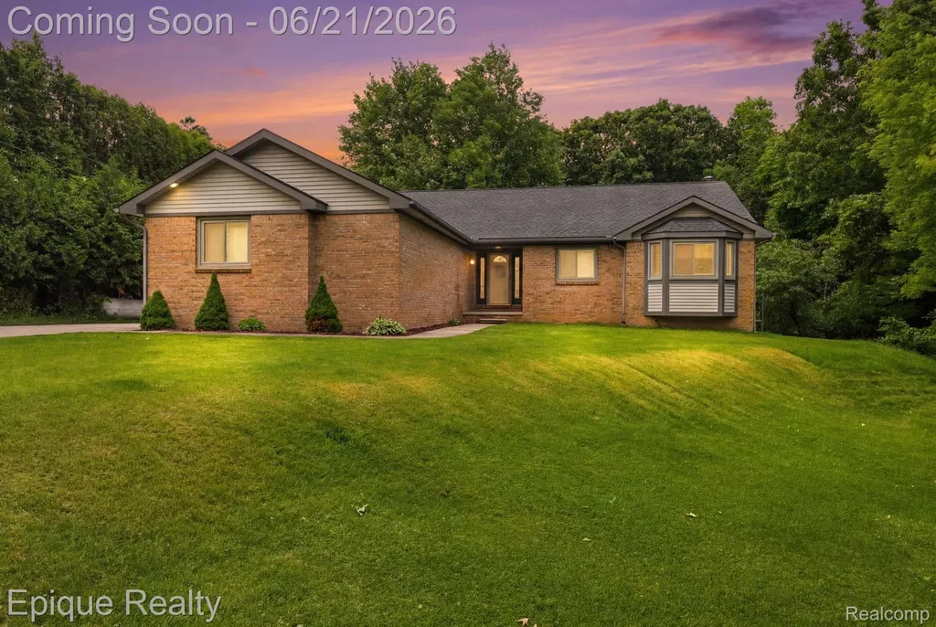 2348 Rochester Road Addison Township MI 48367