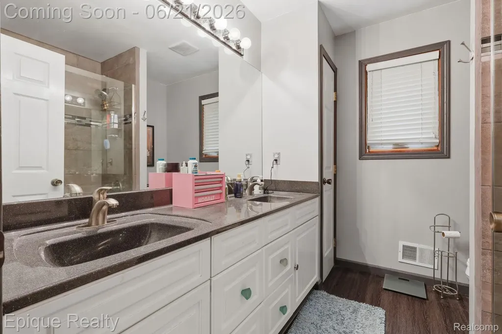2348 Rochester Road Addison Township MI 48367