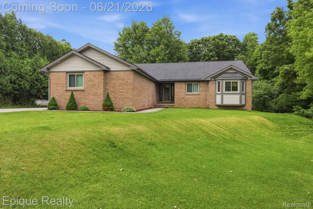2348 Rochester Road Addison Township MI 48367