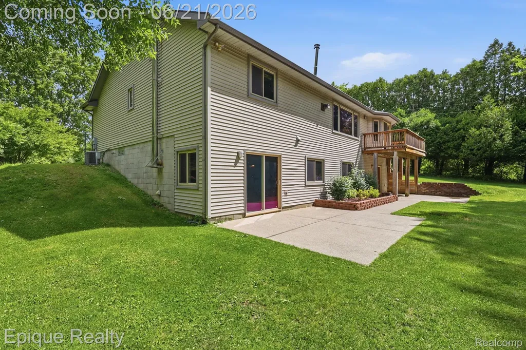 2348 Rochester Road Addison Township MI 48367