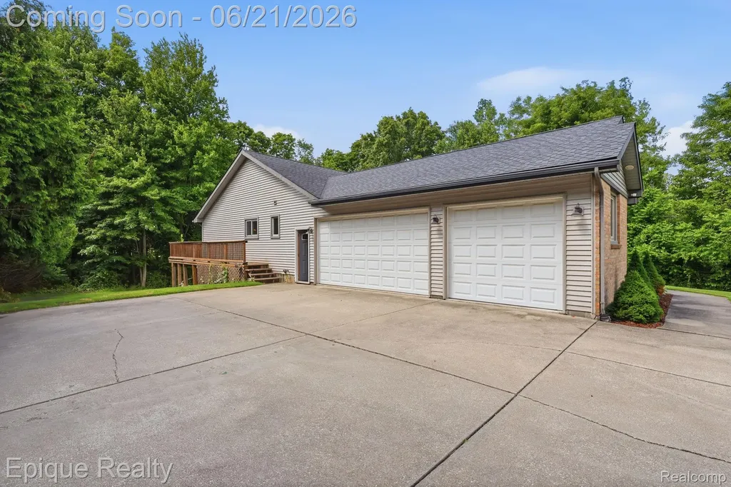 2348 Rochester Road Addison Township MI 48367