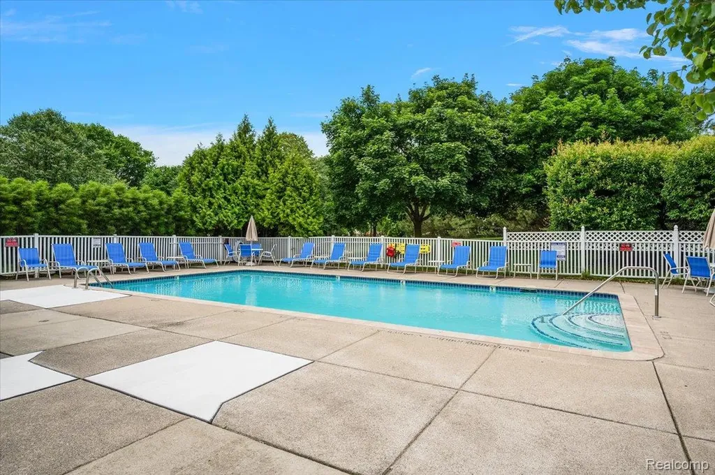 776 Amberly Drive Waterford Charter Township MI 48328