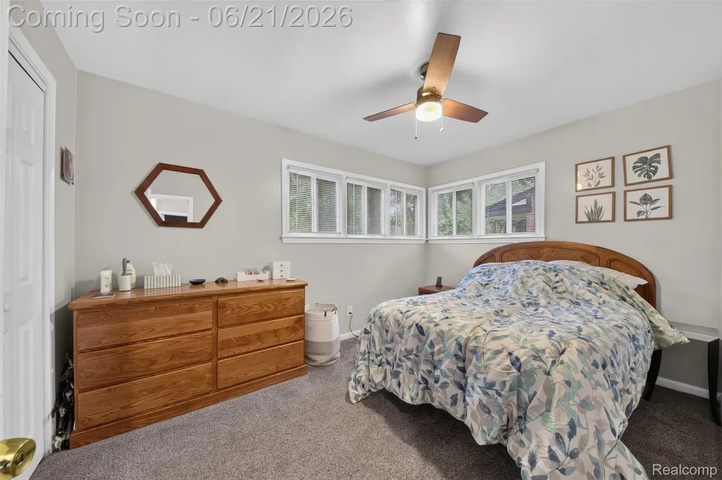 24660 Ridgedale Street Oak Park City MI 48237