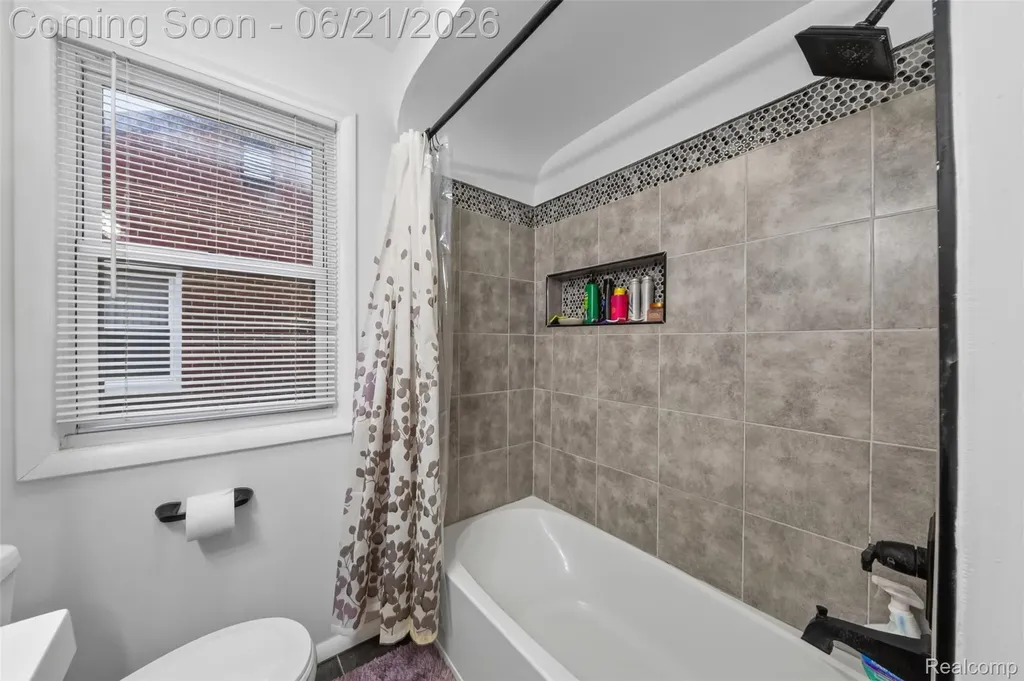 24660 Ridgedale Street Oak Park City MI 48237