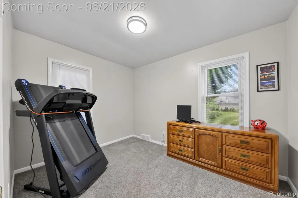 24660 Ridgedale Street Oak Park City MI 48237