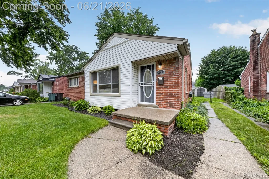 24660 Ridgedale Street Oak Park City MI 48237