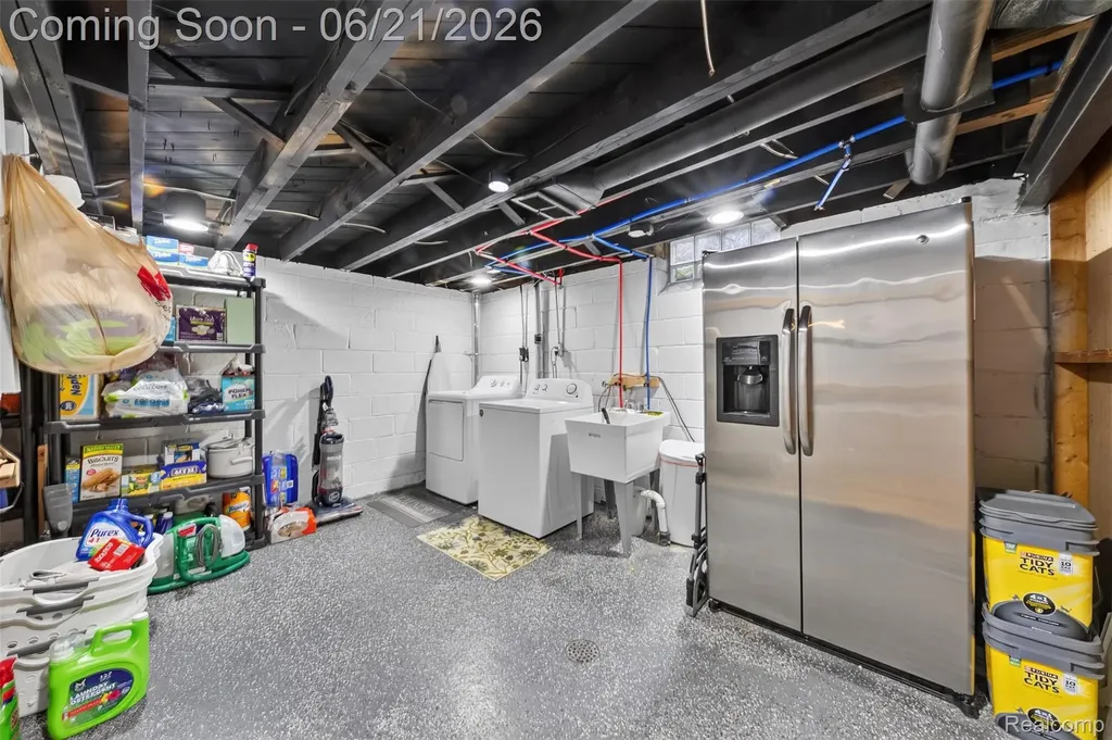 24660 Ridgedale Street Oak Park City MI 48237