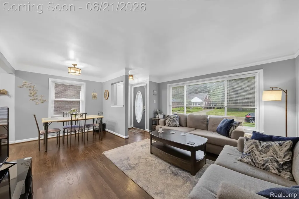 24660 Ridgedale Street Oak Park City MI 48237