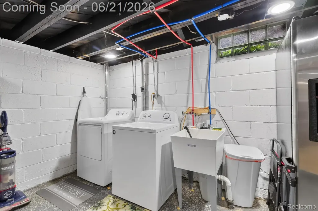 24660 Ridgedale Street Oak Park City MI 48237