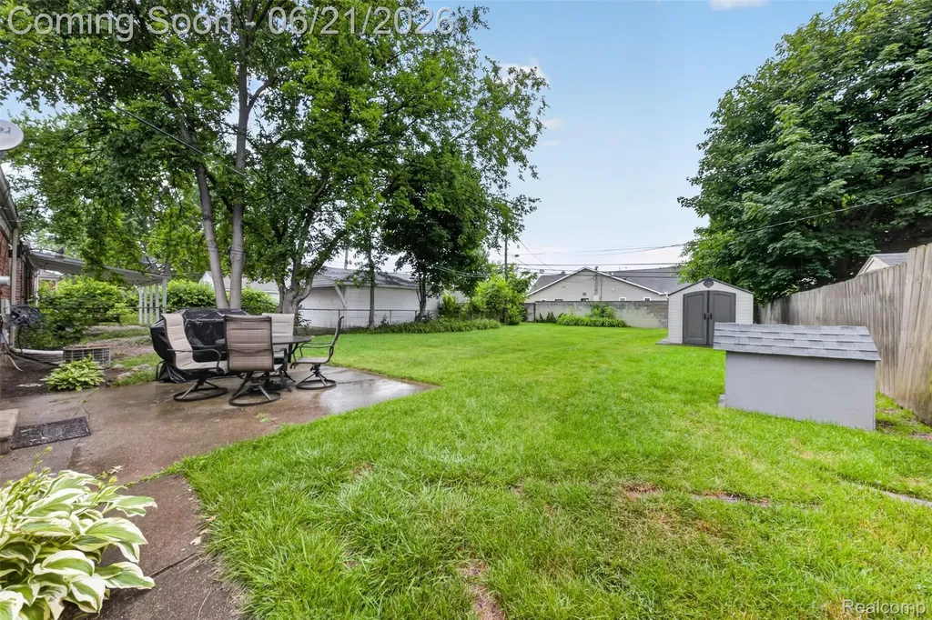 24660 Ridgedale Street Oak Park City MI 48237
