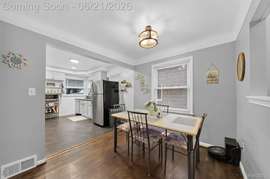 24660 Ridgedale Street Oak Park City MI 48237