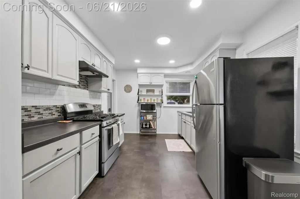 24660 Ridgedale Street Oak Park City MI 48237