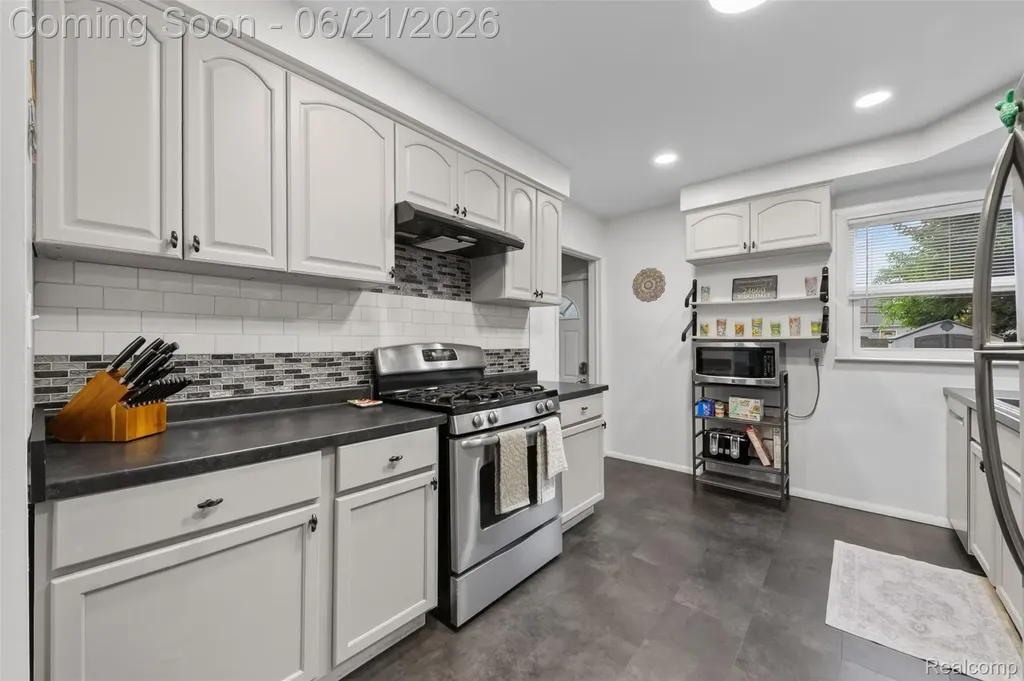 24660 Ridgedale Street Oak Park City MI 48237