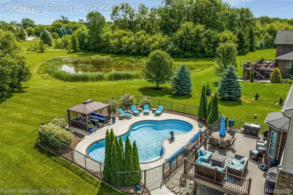 75644 Elk Horn Drive Bruce Township MI 48065