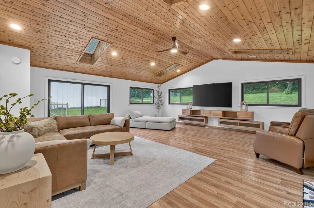 8655 Joey Drive Putnam Township MI 48169