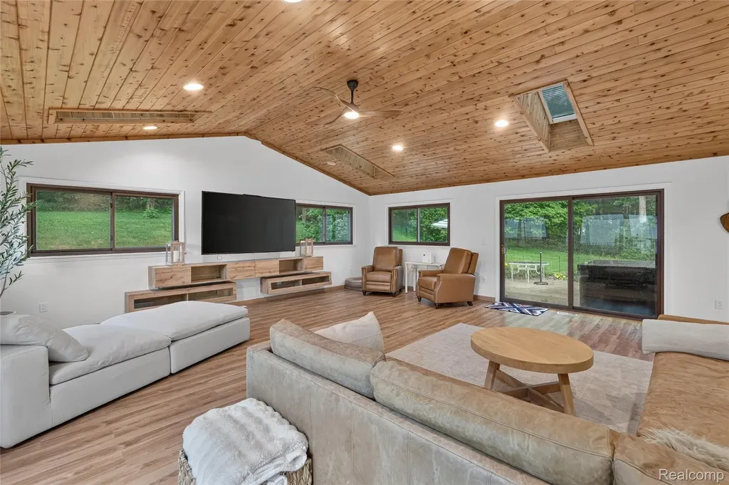 8655 Joey Drive Putnam Township MI 48169