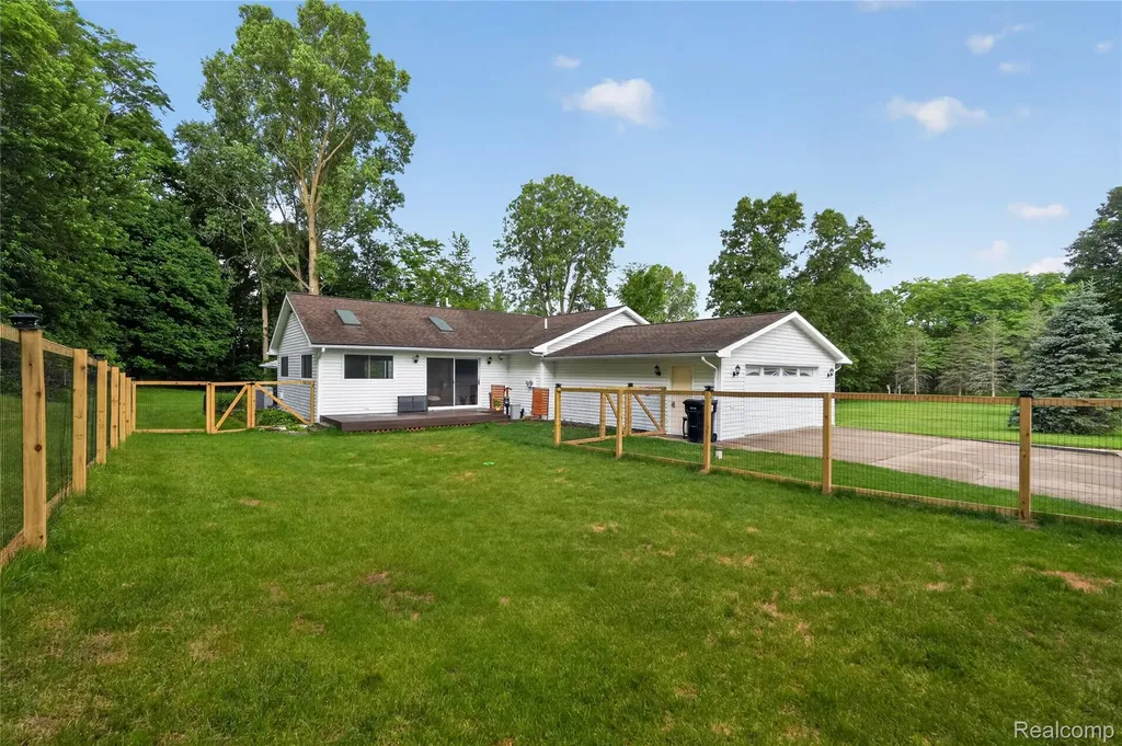 8655 Joey Drive Putnam Township MI 48169