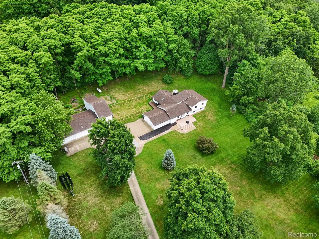 8655 Joey Drive Putnam Township MI 48169