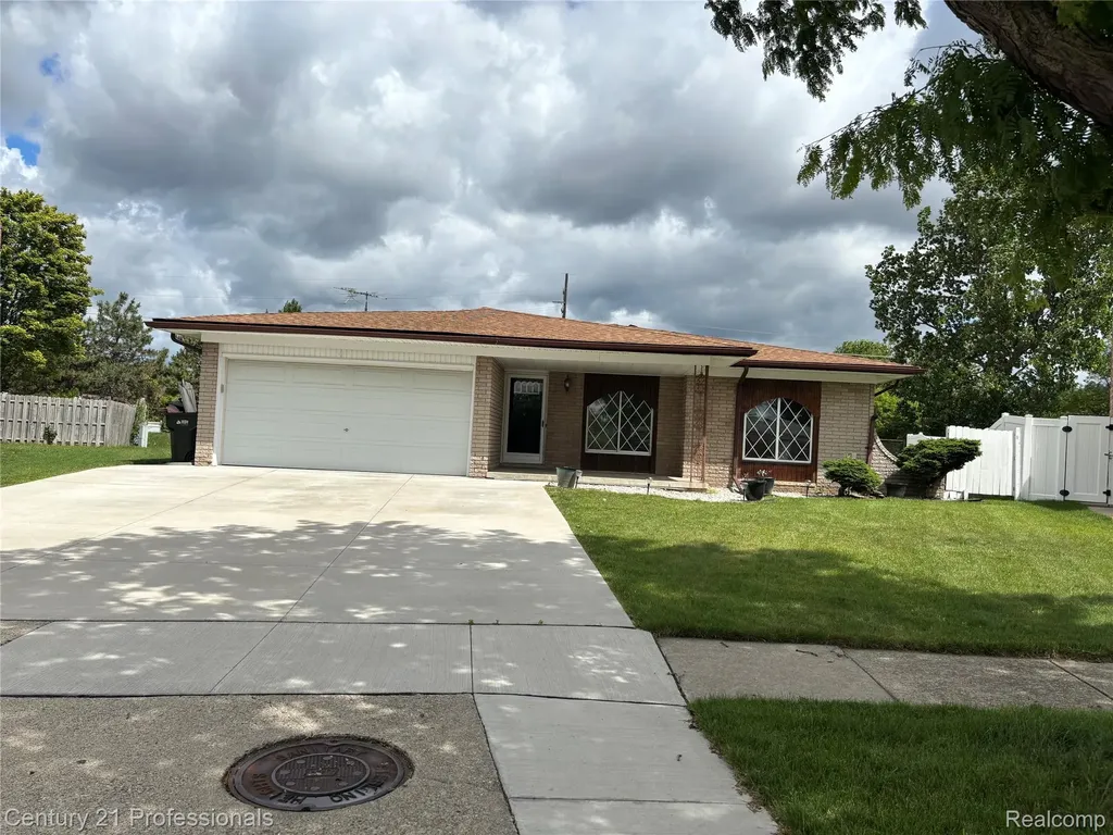 38986 Cottonwood Court Sterling Heights City MI 48310