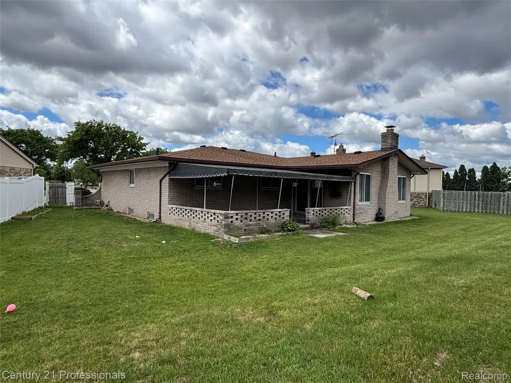 38986 Cottonwood Court Sterling Heights City MI 48310