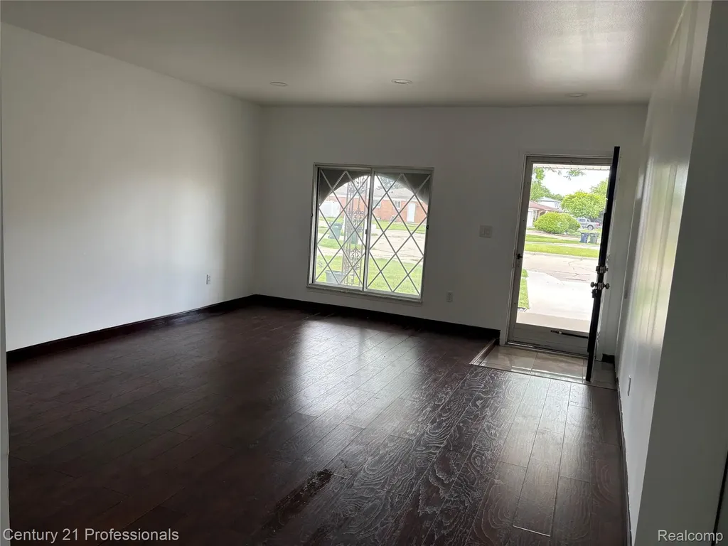 38986 Cottonwood Court Sterling Heights City MI 48310