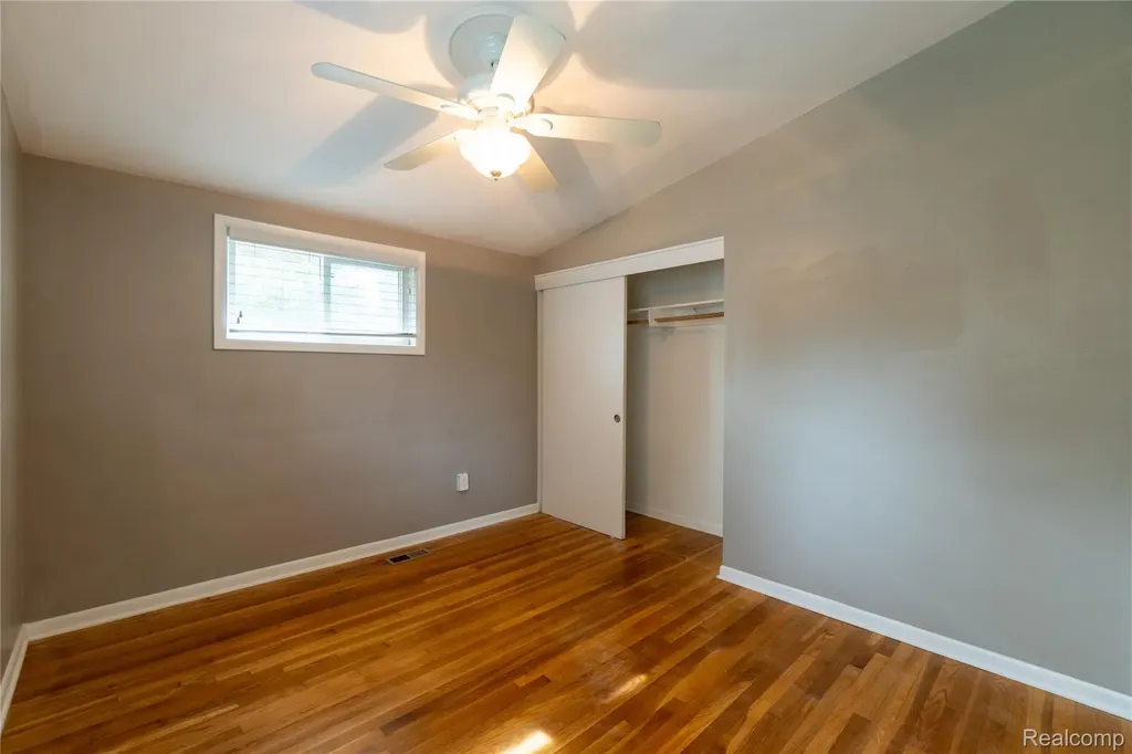 21512 Briarcliff Street St. Clair Shores City MI 48082
