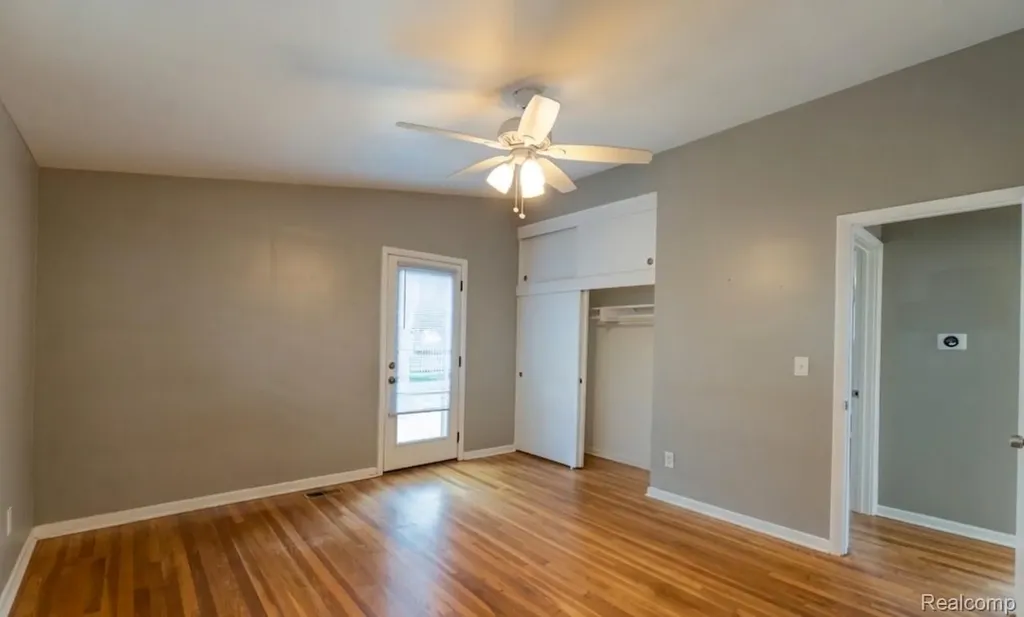 21512 Briarcliff Street St. Clair Shores City MI 48082