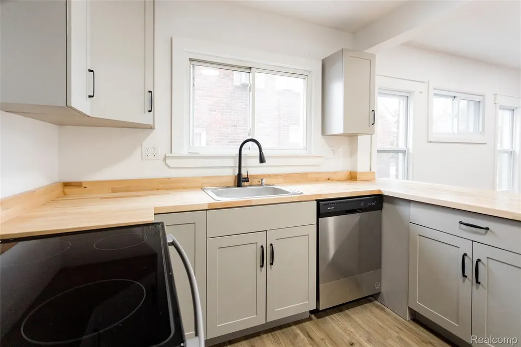 18306 Stoepel Street Detroit City MI 48221