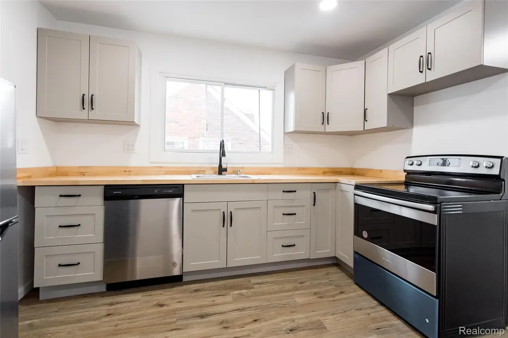 18306 Stoepel Street Detroit City MI 48221