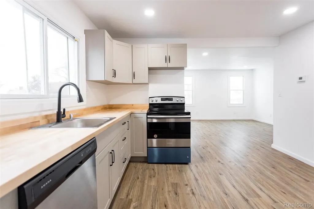 18306 Stoepel Street Detroit City MI 48221
