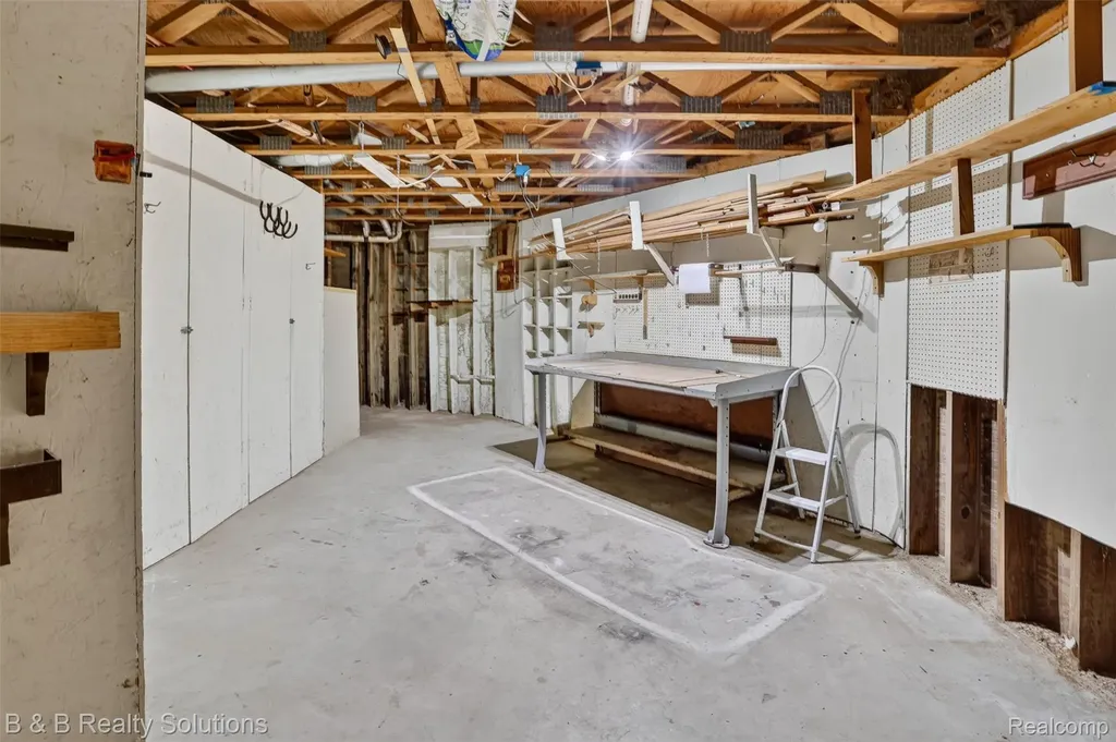 5544 Piersonville Road Marathon Township MI 48421