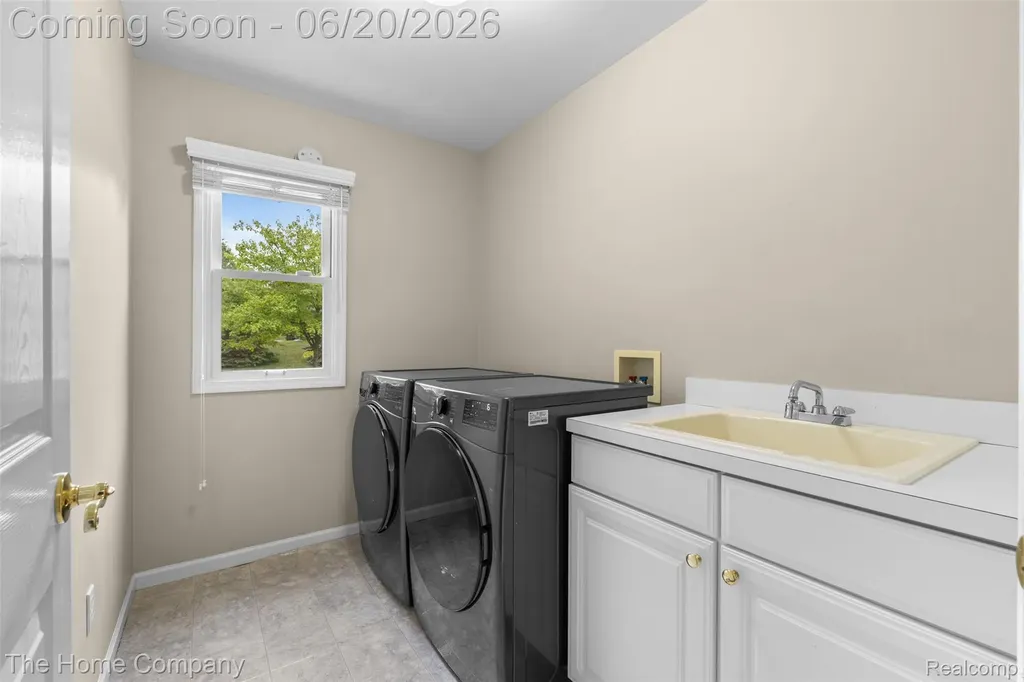 41278 Scarborough Lane Novi City MI 48375