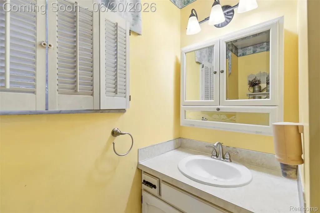 309 Windy Bluff Flushing City MI 48433
