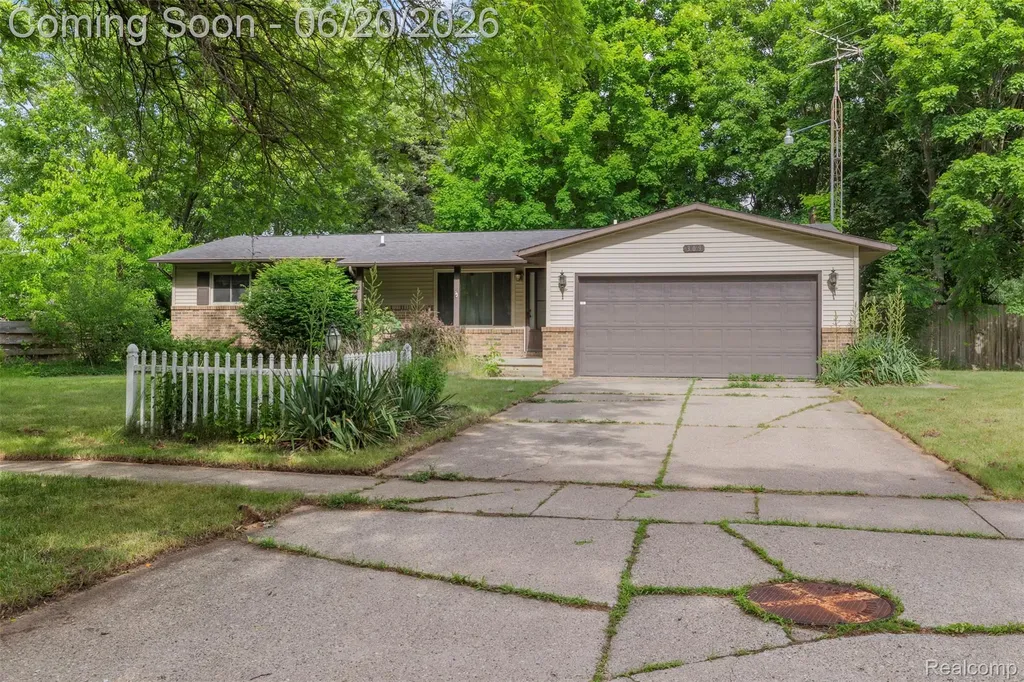 309 Windy Bluff Flushing City MI 48433