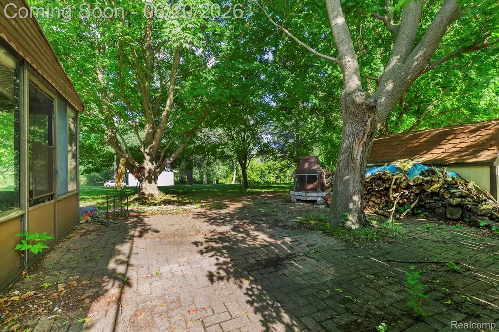309 Windy Bluff Flushing City MI 48433