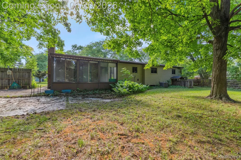 309 Windy Bluff Flushing City MI 48433
