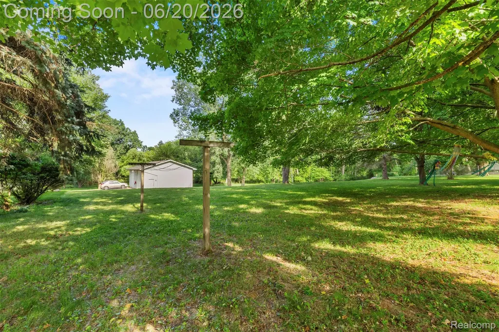 309 Windy Bluff Flushing City MI 48433