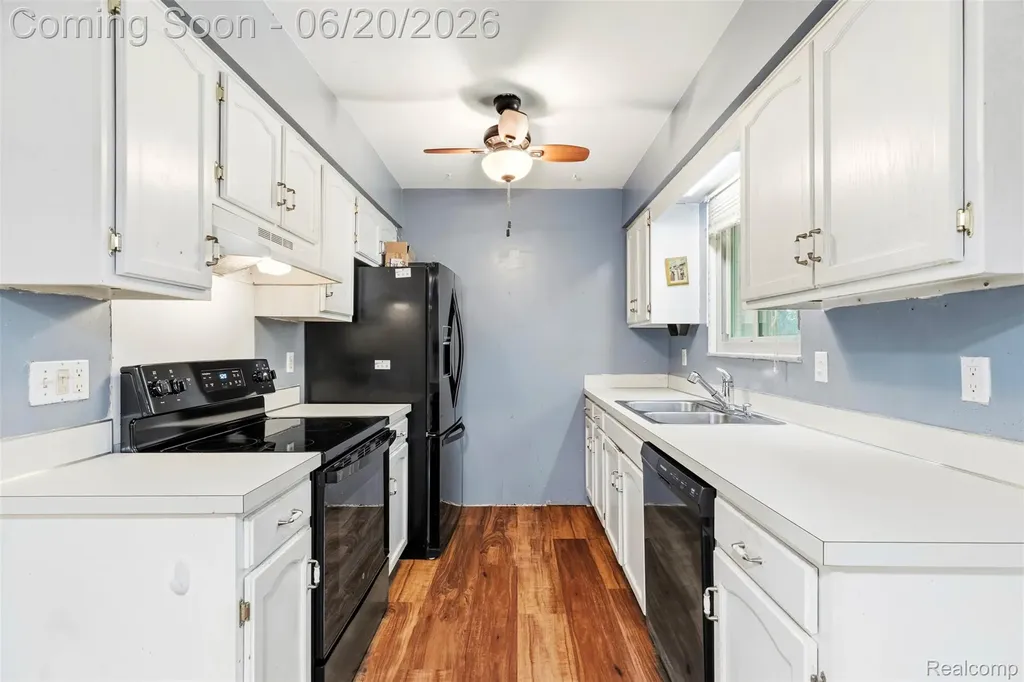 309 Windy Bluff Flushing City MI 48433