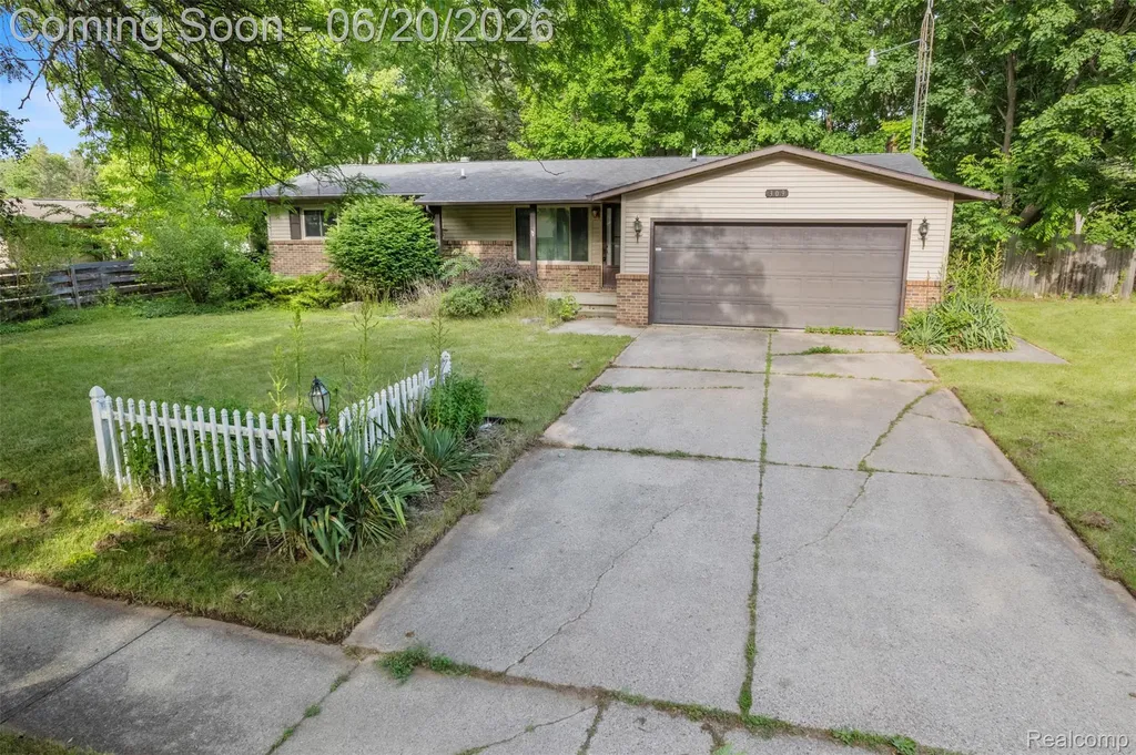 309 Windy Bluff Flushing City MI 48433