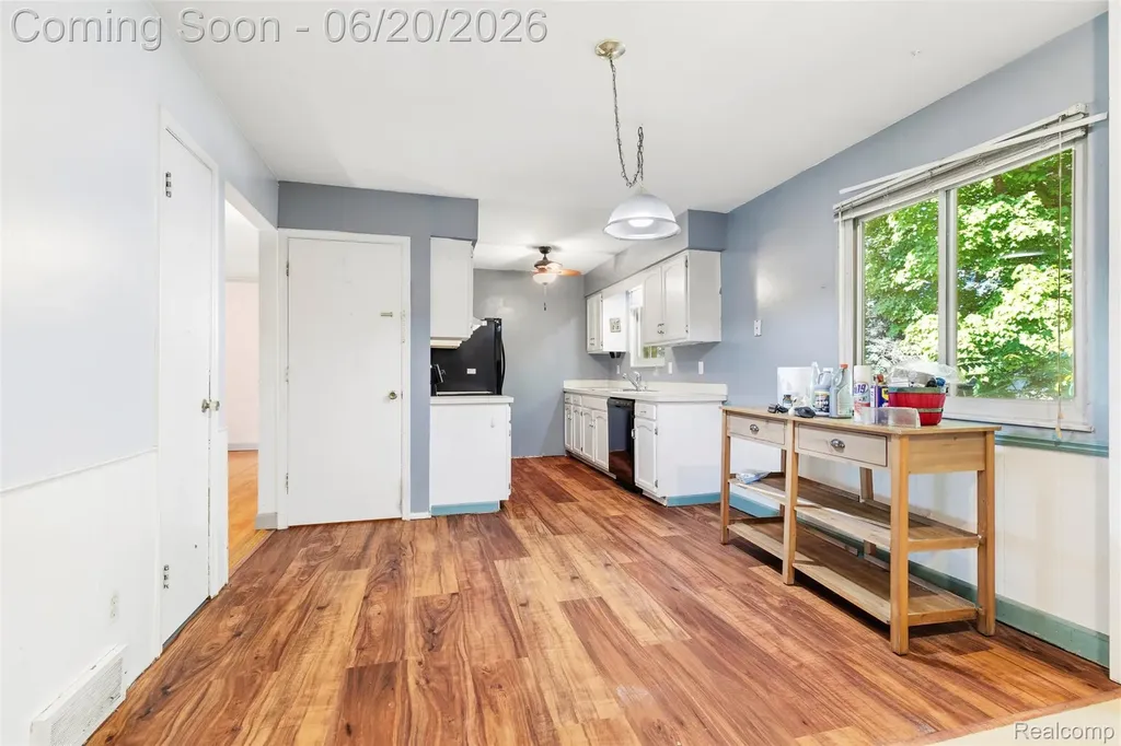 309 Windy Bluff Flushing City MI 48433