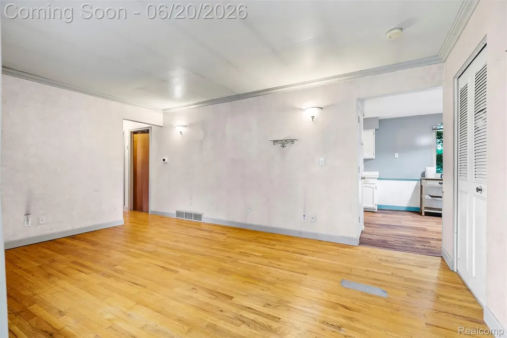 309 Windy Bluff Flushing City MI 48433