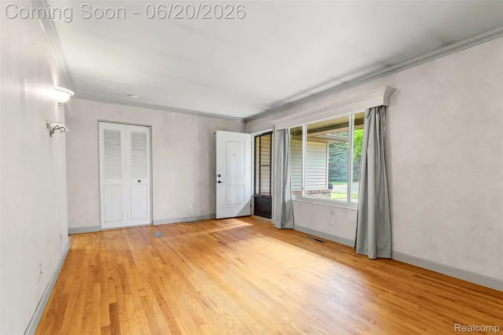 309 Windy Bluff Flushing City MI 48433
